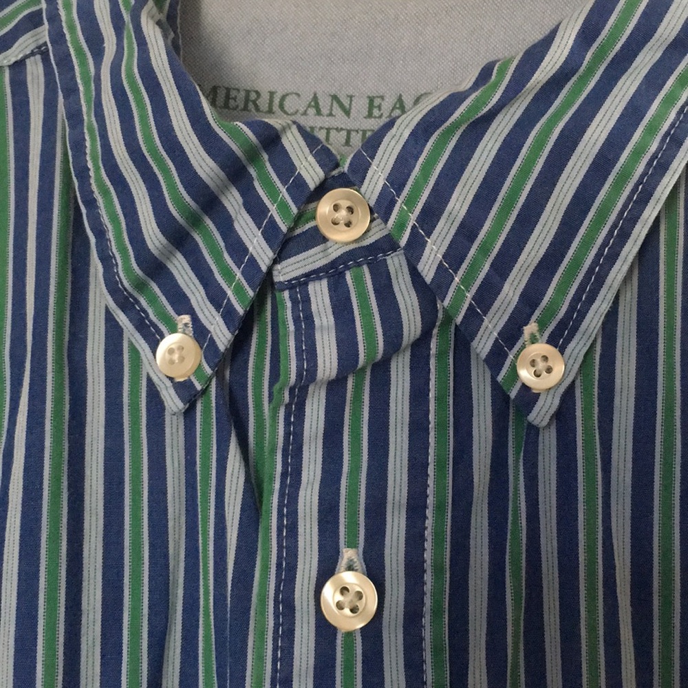 Men’s American Eagle Outfitters Medium Button Down Shirt - Picture 3 of 5